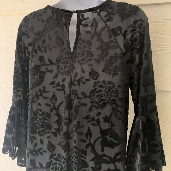 Chelsea & Theodore Size Small Black Velvet Burnout Top Sheer Flare Sleeves - Picture 6 of 12